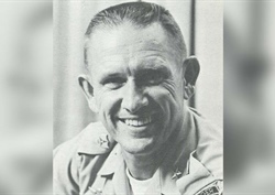 Major General Singlaub, Former USPA Board Member and Decorated Military Parachutist, Dies at Age 100