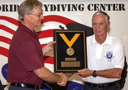 Drive and Dedication—Kirk Knight, D-6709, Receives the USPA Gold Medal for Meritorious Service