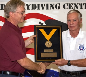 Drive and Dedication—Kirk Knight, D-6709, Receives the USPA Gold Medal for Meritorious Service