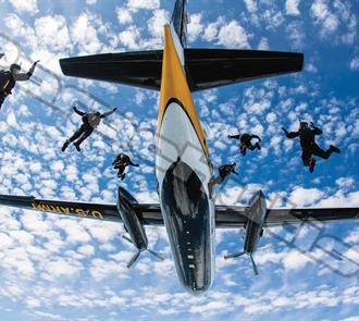 Team 6—The Aircraft Crew Behind the U.S. Army Golden Knights